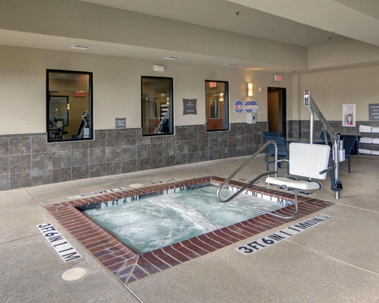 נורת' ריצ'לנד הילס Comfort Suites Near Northeast Mall מראה חיצוני תמונה